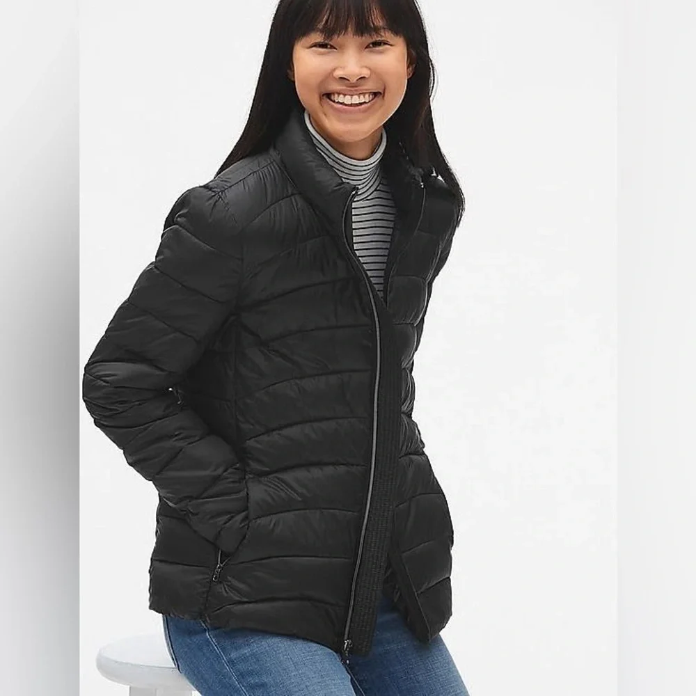 GAP Women's Black Puffer Jacket, Size M, EUC
